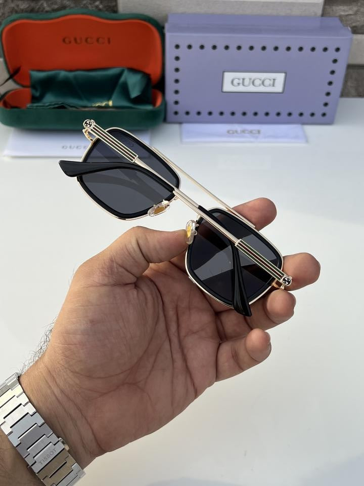 Gucci_769_gold_black