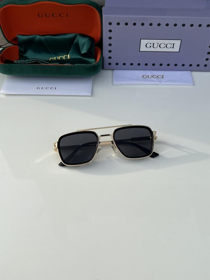 Gucci_769_gold_black