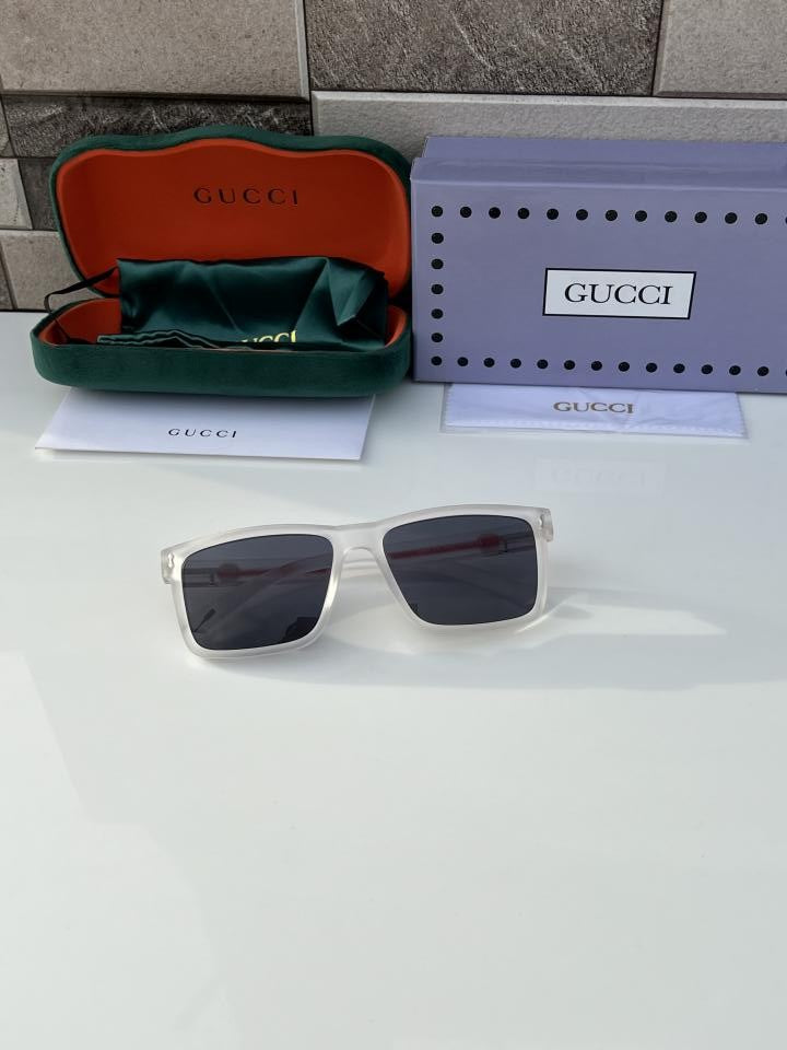 Gucci_8949_white_black