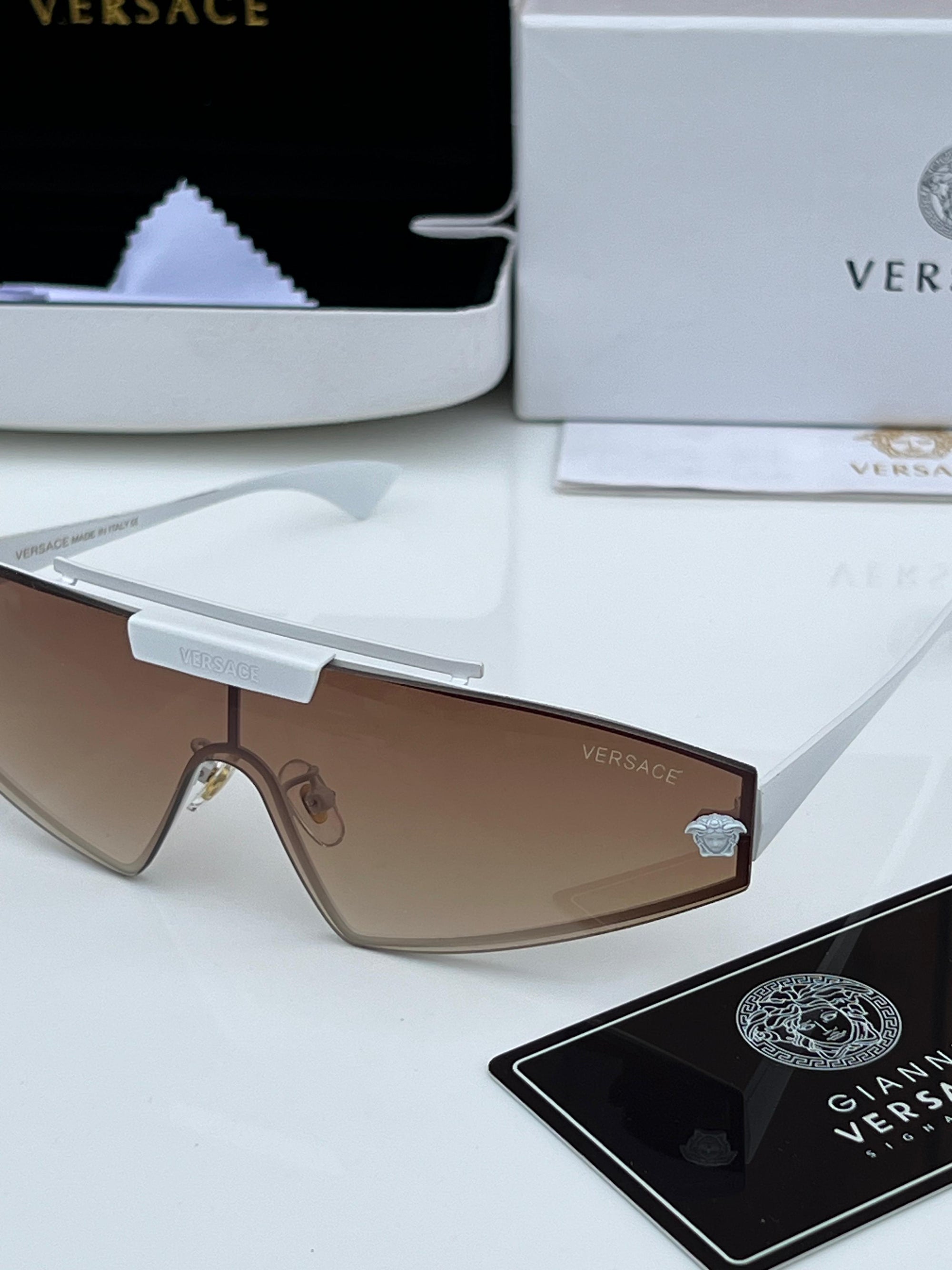 Ver_sace_ 8051 white brown