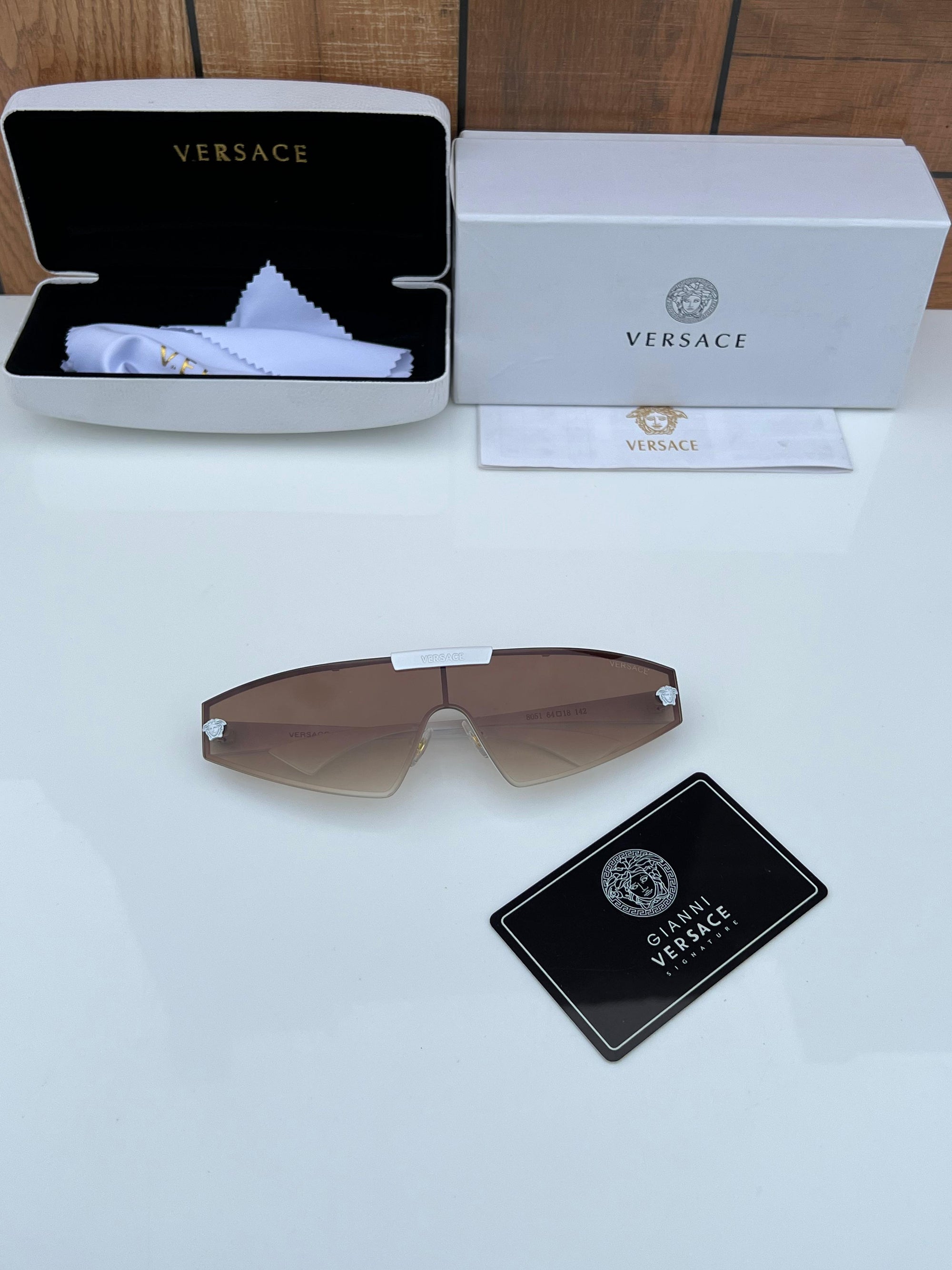 Ver_sace_ 8051 white brown